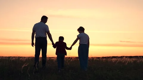 Illustrative image for the article "Understanding Attachment Styles: How Early Relationships  Shape Our Lives"